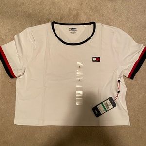 Tommy Hilfiger women’s cropped t shirt